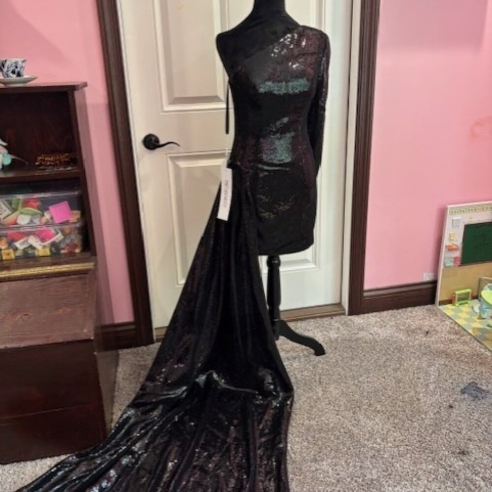 Portia & Scarlet Full Sequin Cocktail Dress w/ Train